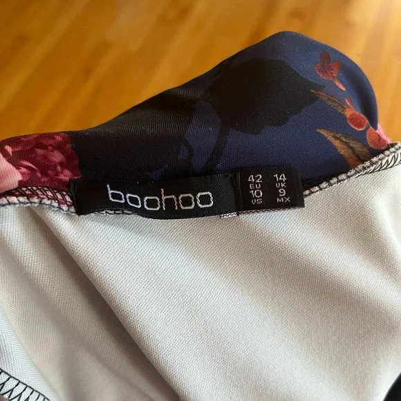 Boohoo skirt size 10 navy blue floral stretchy a line skater circle - Picture 3 of 4